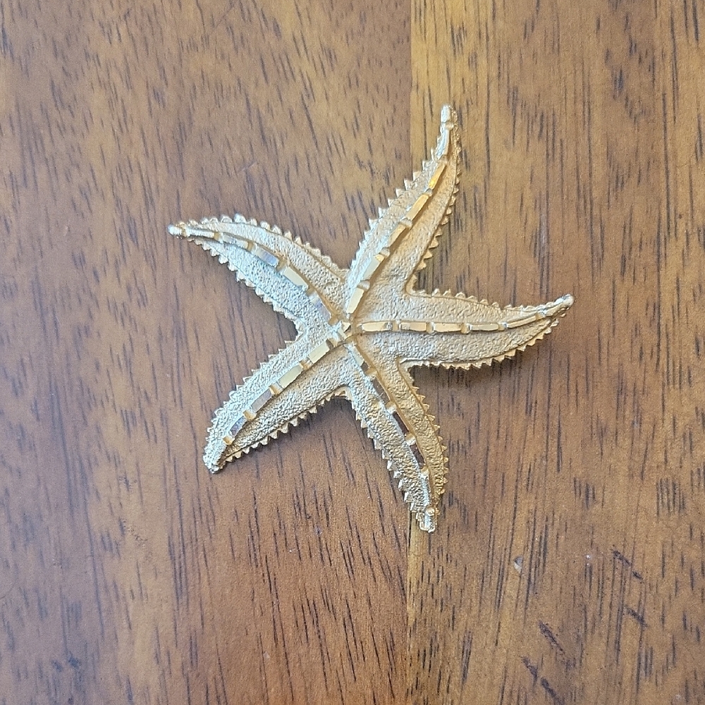 Vintage Gold Starfish Brooch